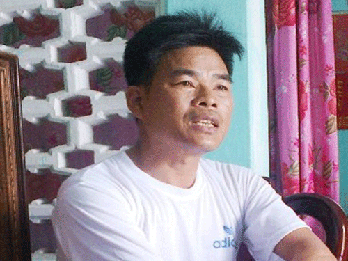 Ông[-]Lê[-]Văn[-]Xuân[-]-[-]Phó[-]trưởng[-]Công[-]an[-]xã[-]Tái[-]Sơn.
